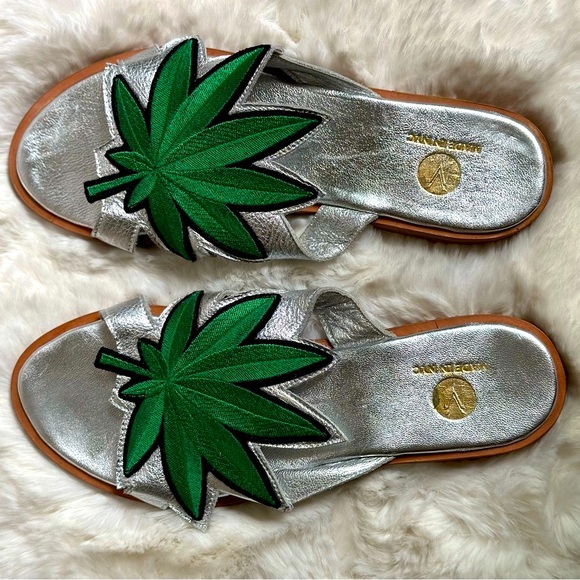 Modern Vice White and Green Women's Sandals - Picture 5 of 8